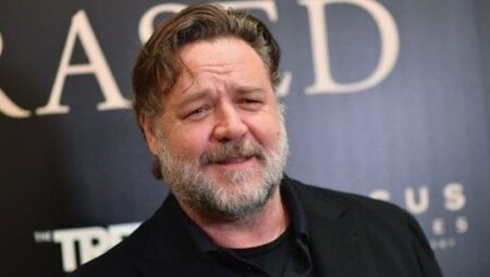 Russell Crowe, Leonardo DiCaprio’dan dinozor iskeletini satın almasını anlattı