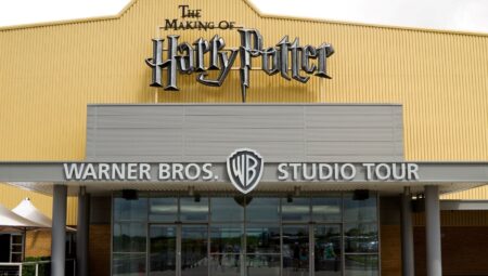 Warner Bros. 100 yaşına girdi